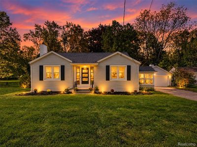 1493 Merry Rd, Waterford, MI, 48328