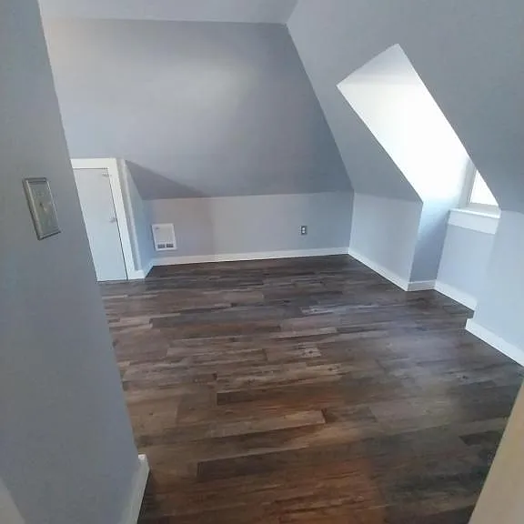 544 NW C St #B — Photo 17