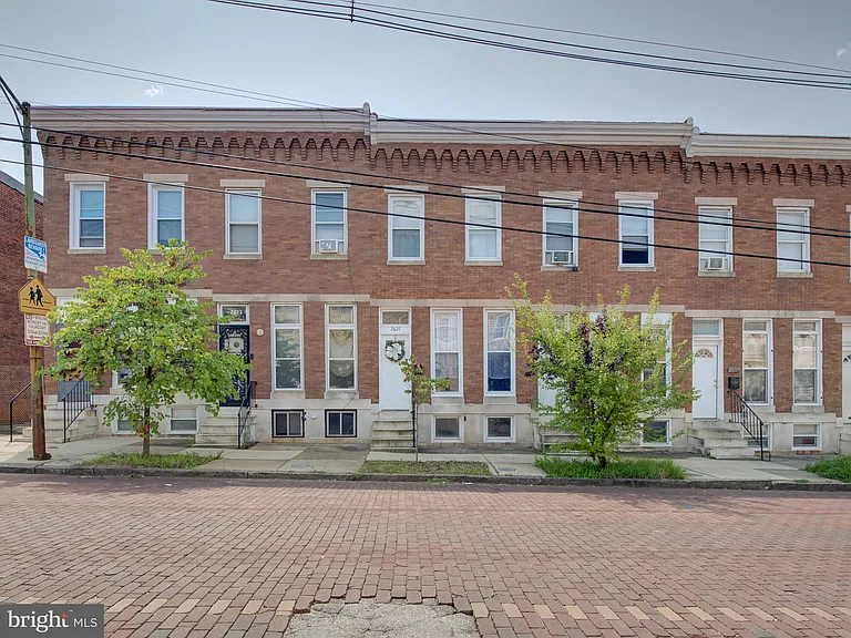 2621 E Oliver St — Photo 2