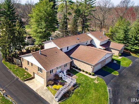 3rd image of 1581 Village Sq