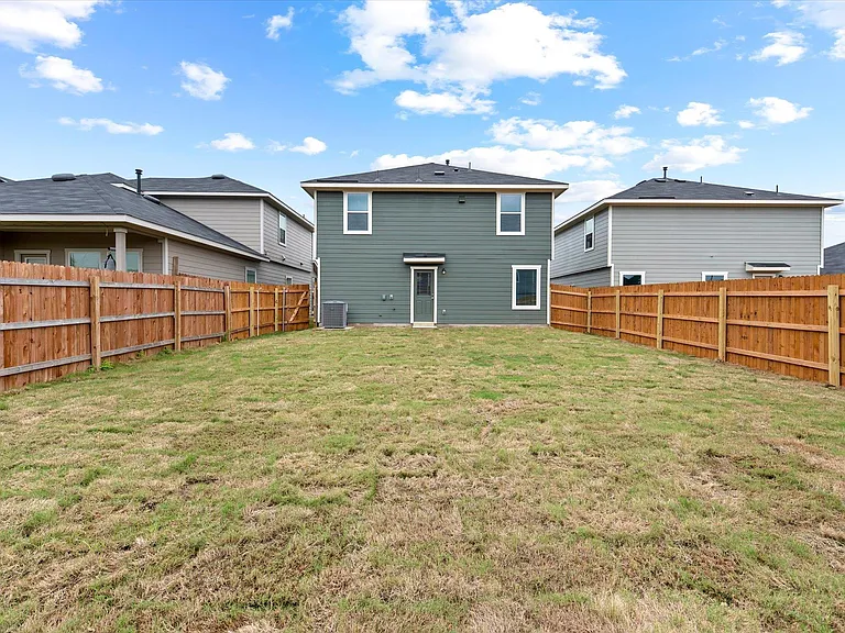 456 Sandringham Loop — Photo 34