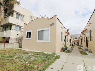 846 N Van Ness Ave #1/2, Los Angeles, CA 90038