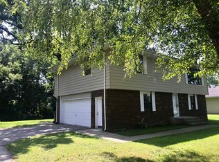 8759 Shore Dr, Machesney Park, IL 61115