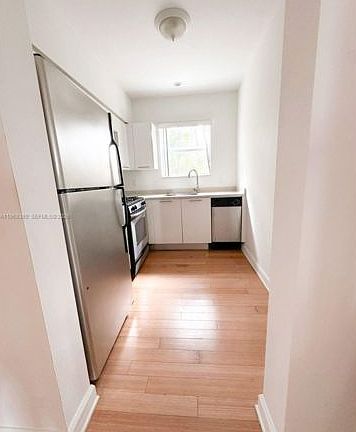 5th image of 106-8000 NE Bayshore Ct #106