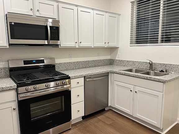 4th image of 1099 Buena Vista Ln