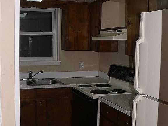2nd image of 128 Valencia Dr #128