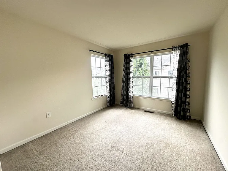 801 Juniper Ct — Photo 16