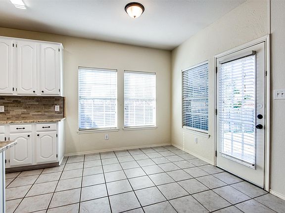 5th image of 5121 Timber Park Dr