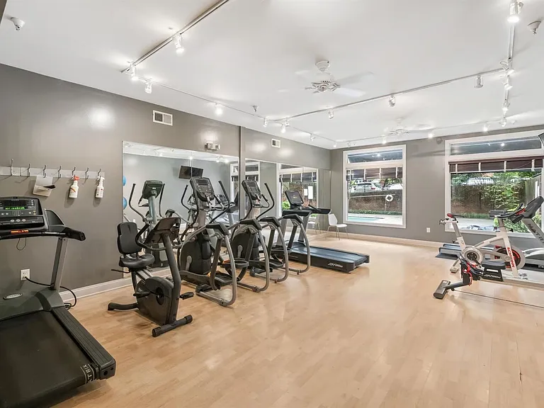 760 Walker Sq #3C — Photo 34