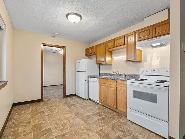 Summit Park Apartments — Photo 14