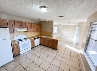 108 Shannon Cir APT D, Del Rio, TX 78840