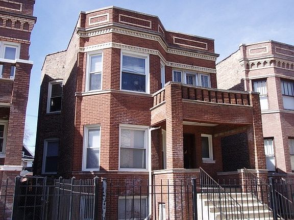 2nd image of 516 N Leclaire Ave
