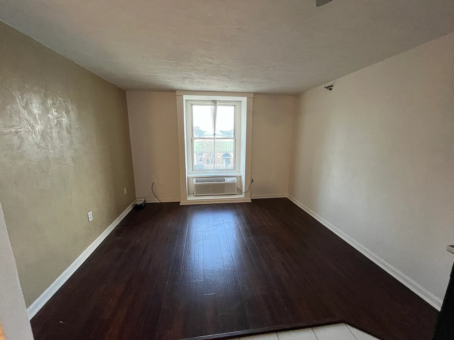 Studio, 312 sqft, $1,150 — Photo 2