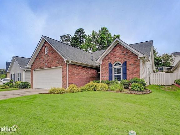 3rd image of 220R Woodstream Way