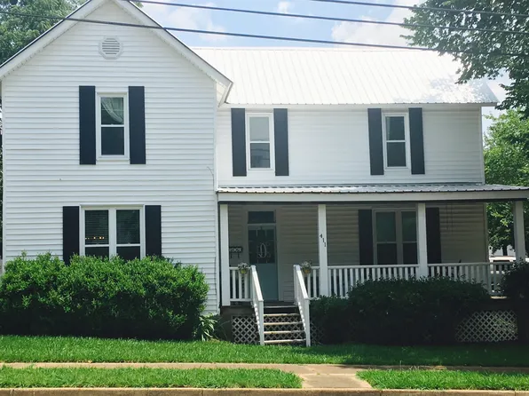 411 W College St, Dickson, TN 37055