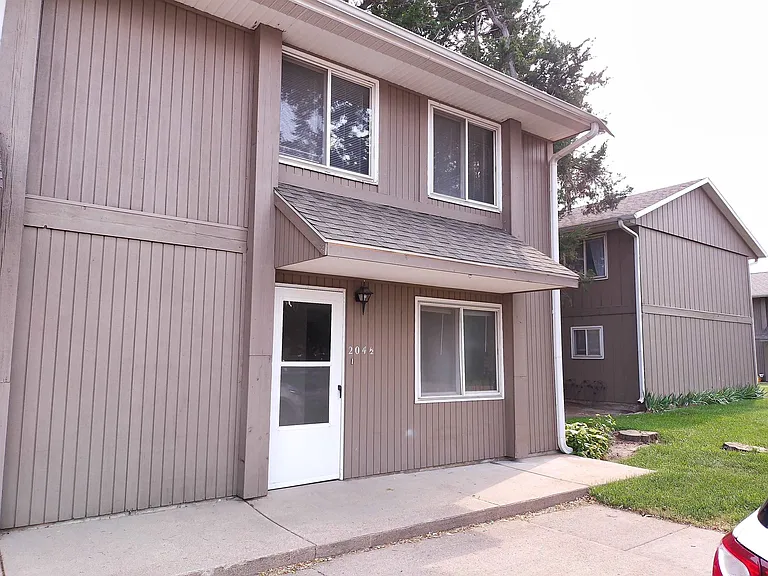 204 1/2 W Francis St — Photo 1