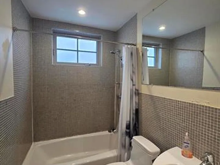 1045 Lenox Ave #6 — Photo 10