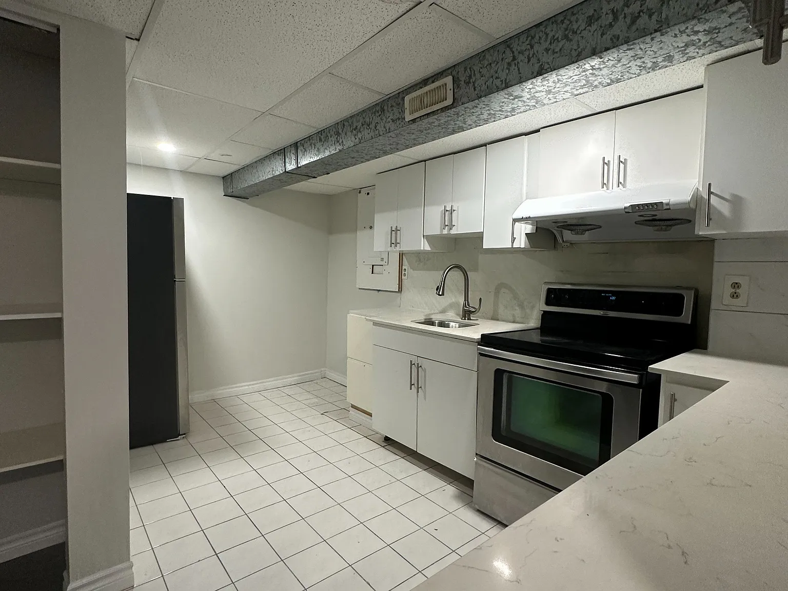 4 bed, $2,300 — Photo 4