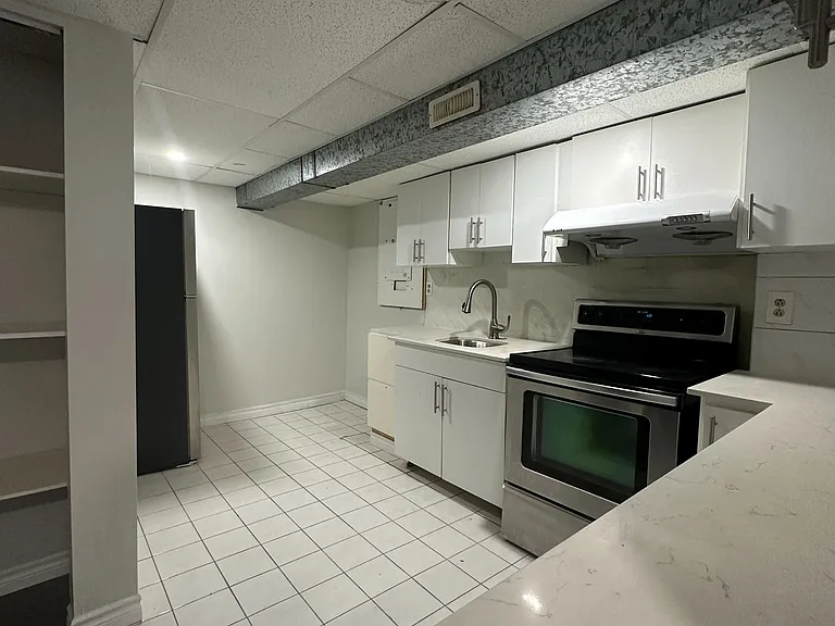 23 Gemshaw Cres #BASEMENT — Photo 4
