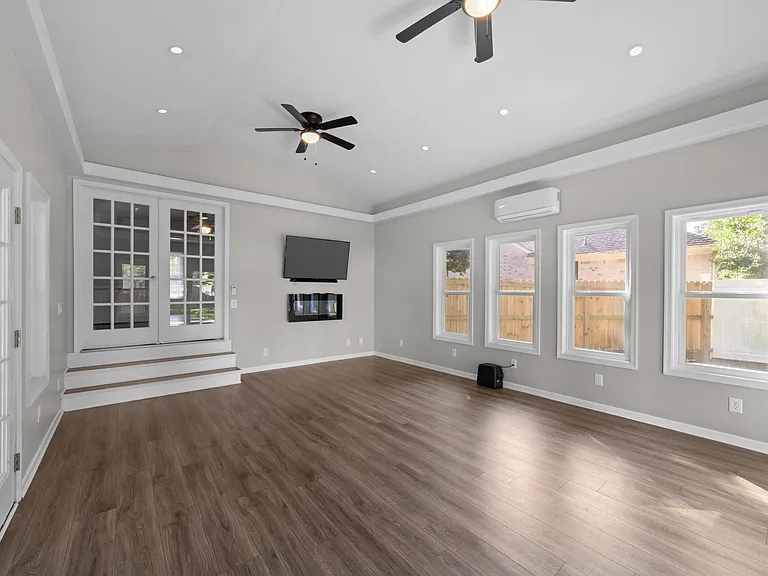 435 Currituck Dr — Photo 9