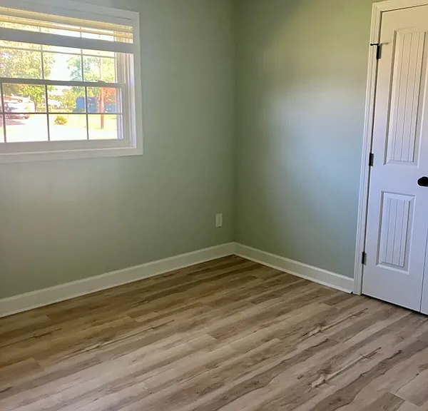 517 Lakeview Dr — Photo 3