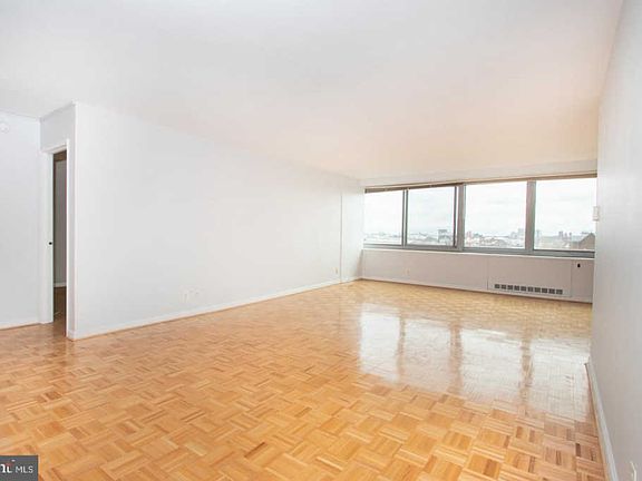 3rd image of 2401 Pennsylvania Ave APT 10B27