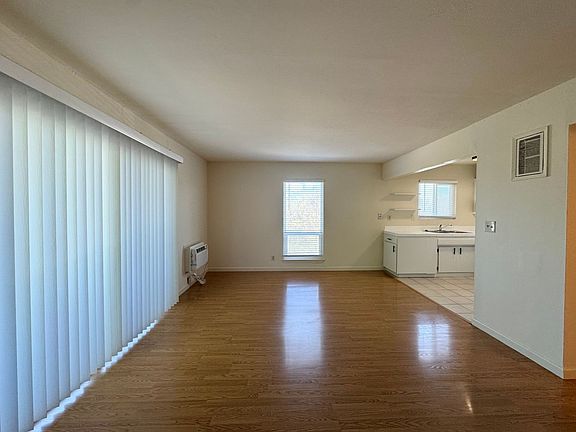 4th image of 10193-10195 Park Cir W #3