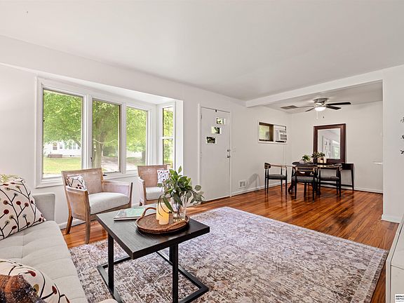 5th image of 4451 Curtis Ave