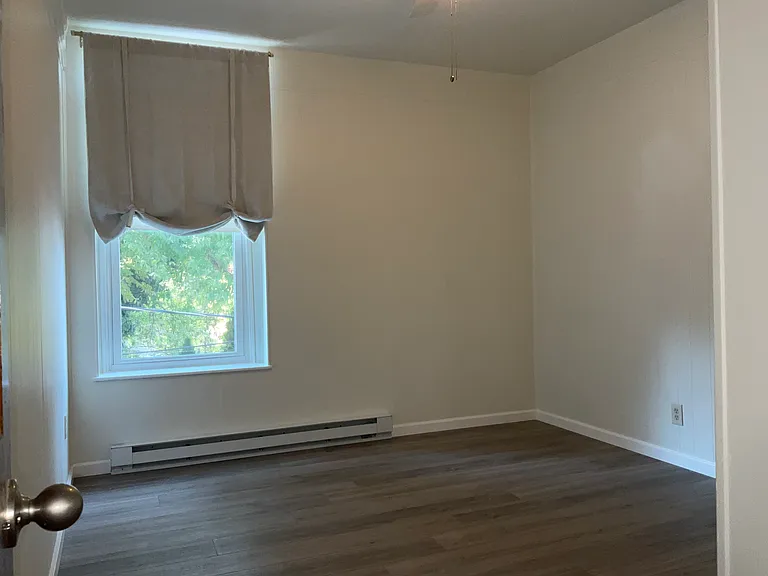 107 E Back Aly #107 — Photo 13