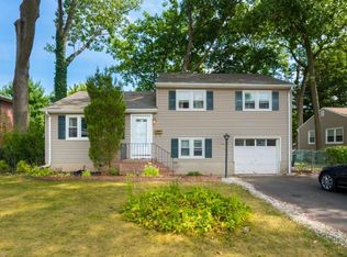 209 Bathgate Ave, Somerset, NJ 08873