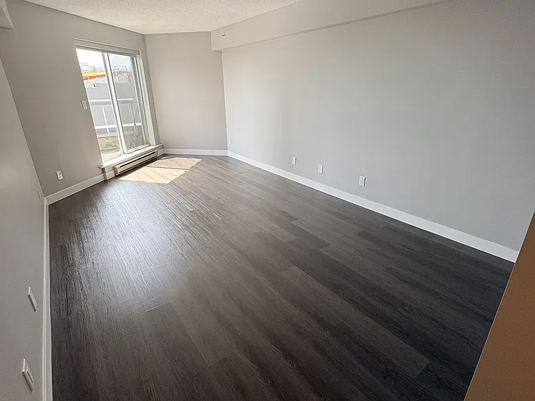 5733 Cambie St — Photo 18