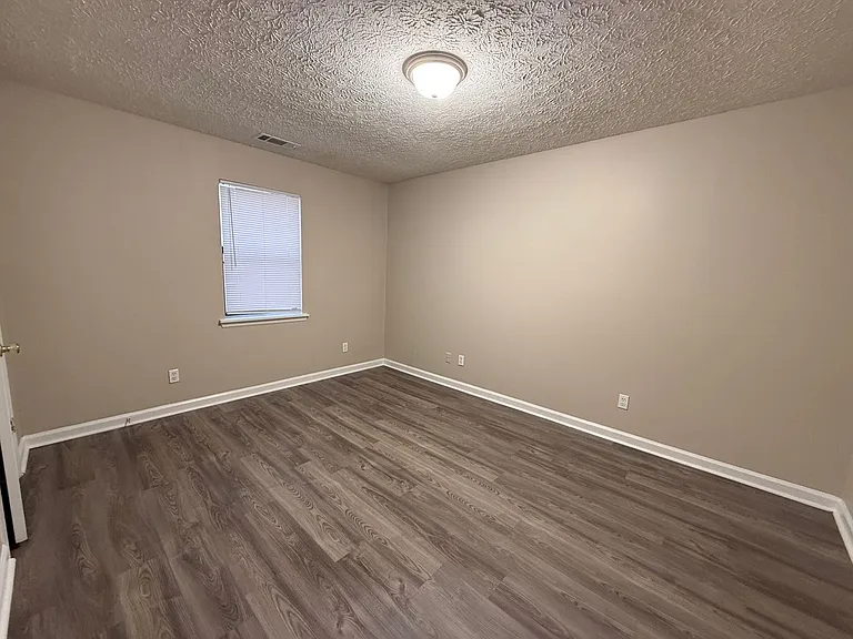 2071 Cantrell Ln — Photo 11