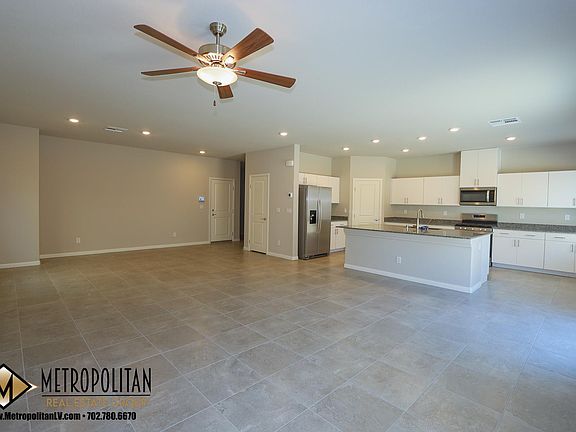 2nd image of 5335 Peacock Lily St