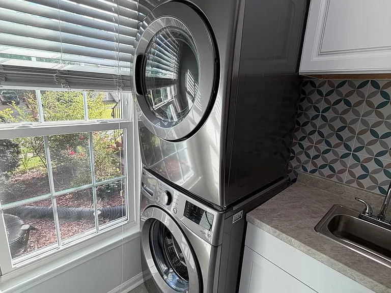 1772 Ascot Run NW — Photo 8