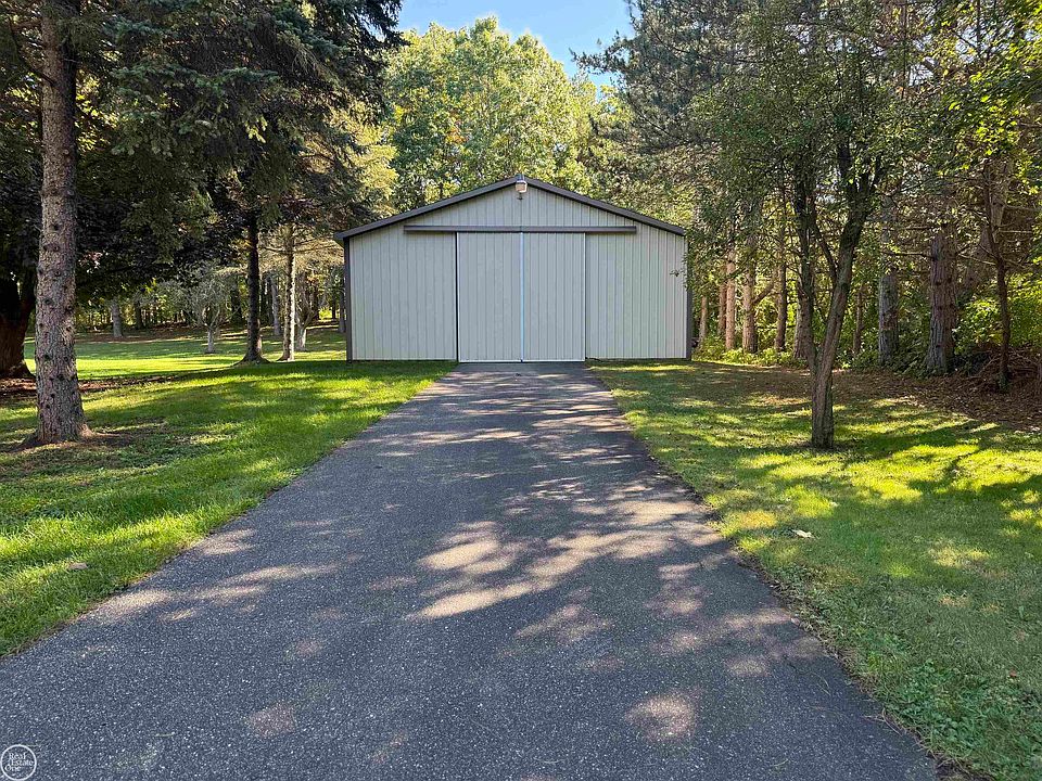 306 N Hurd Rd, photo 21