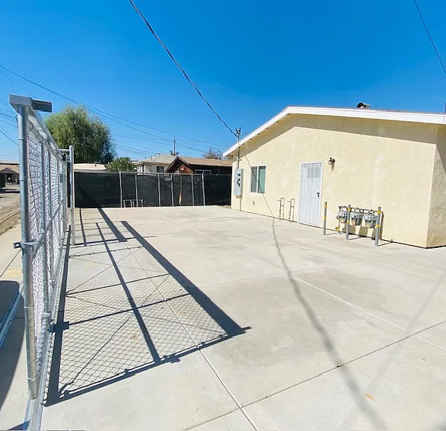 2 bed, $1,200 — Photo 2