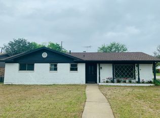 1100 Black St, Hurst, TX 76053