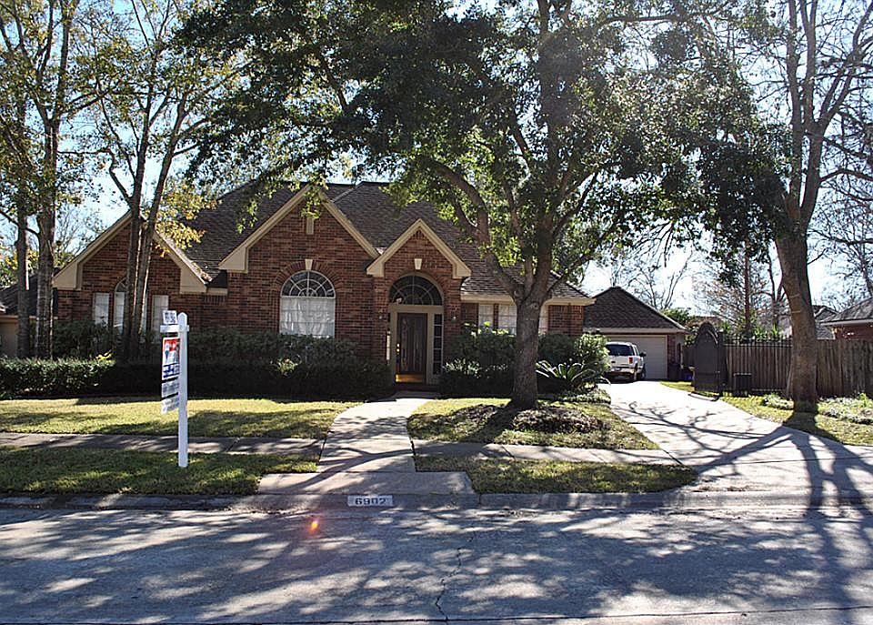 1st image of 6902 Briar Meadow Dr