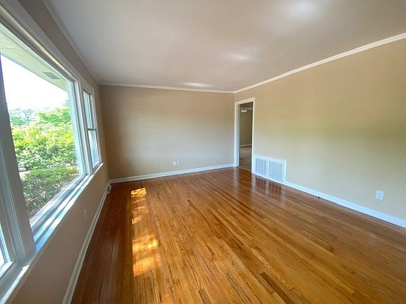 3rd image of 1416 Waccamaw Dr