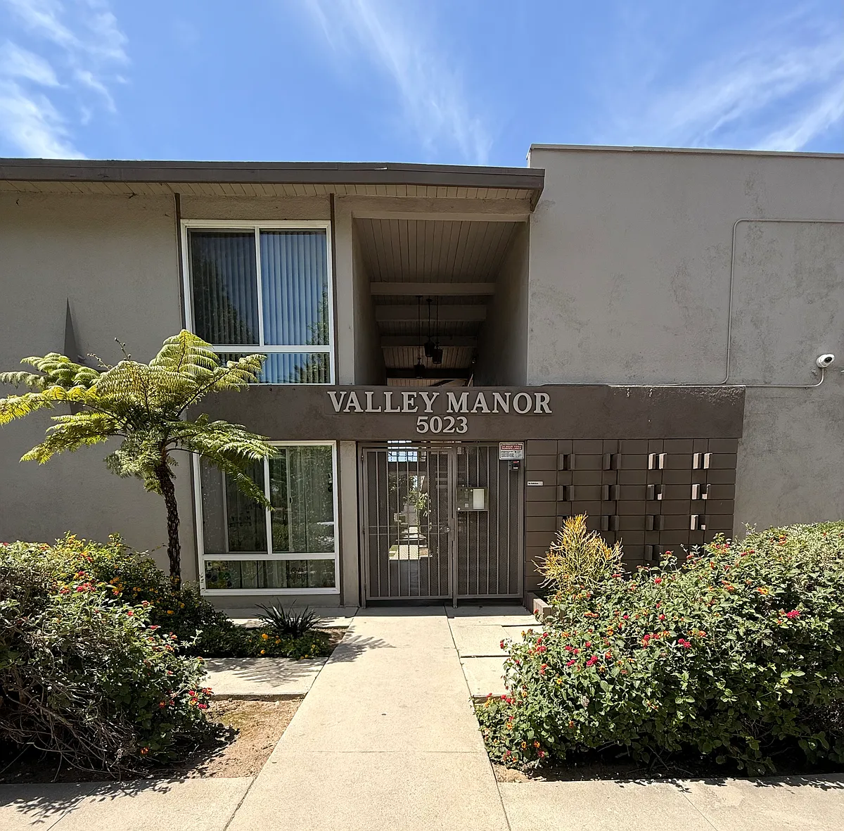 Building Photo - 5023 Rosemead Blvd #17
