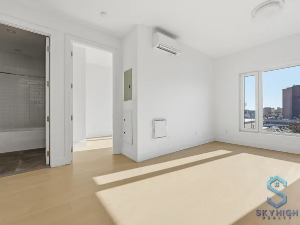 835 Maple Street image 1 of 16