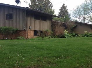 3885 W Loch Alpine Dr, Ann Arbor, MI 48103