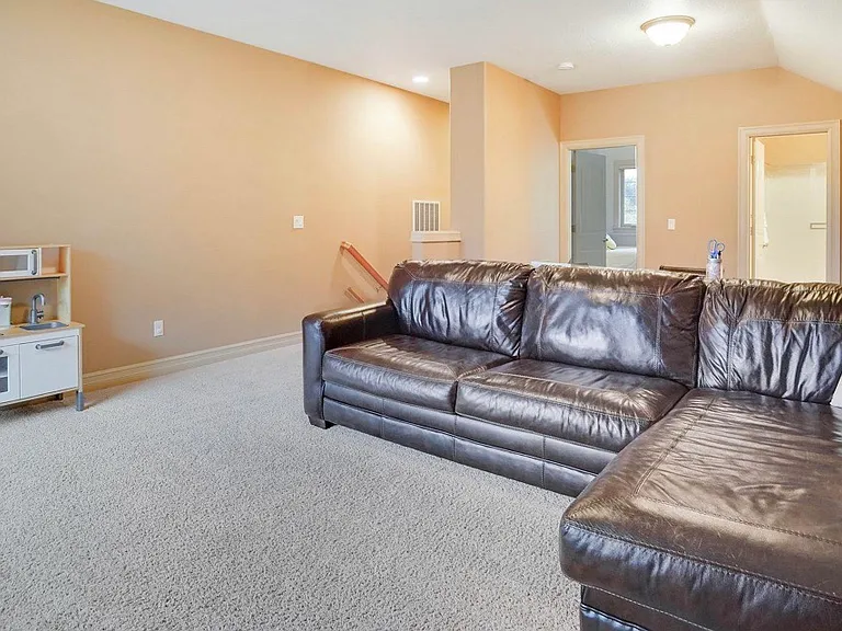 2078 SW Kendra St — Photo 13