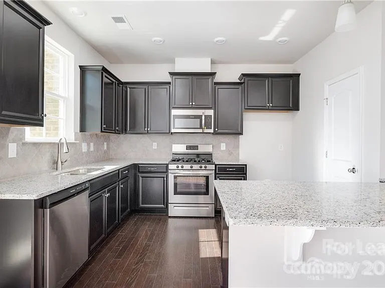 6929 Walnut Branch Ln — Photo 5