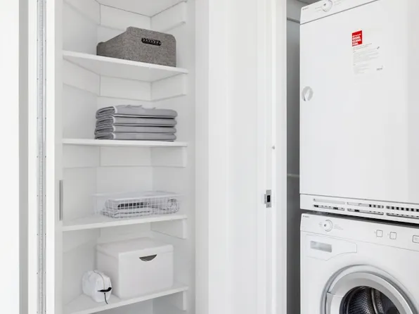 461 Dean Street image 4 of 22