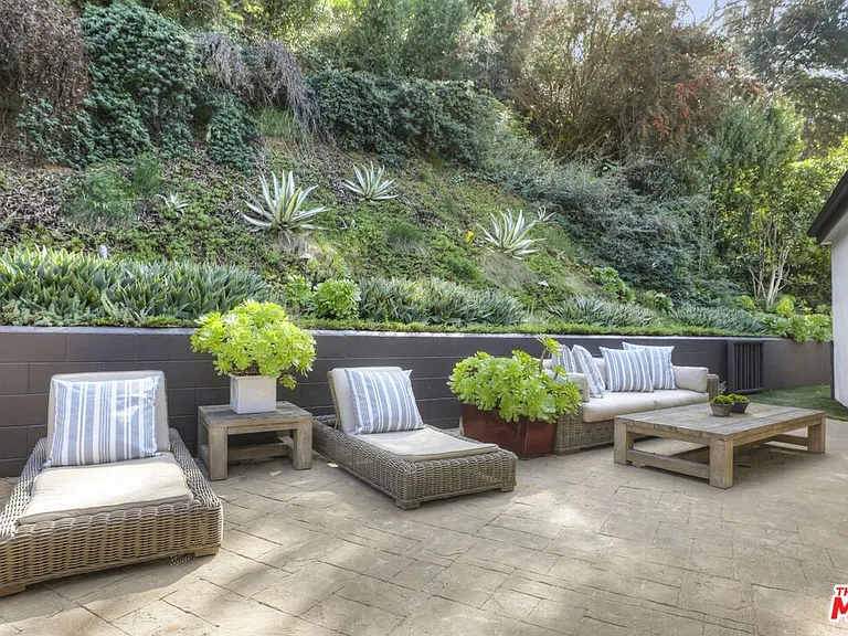 2154 Sunset Crest Dr — Photo 31