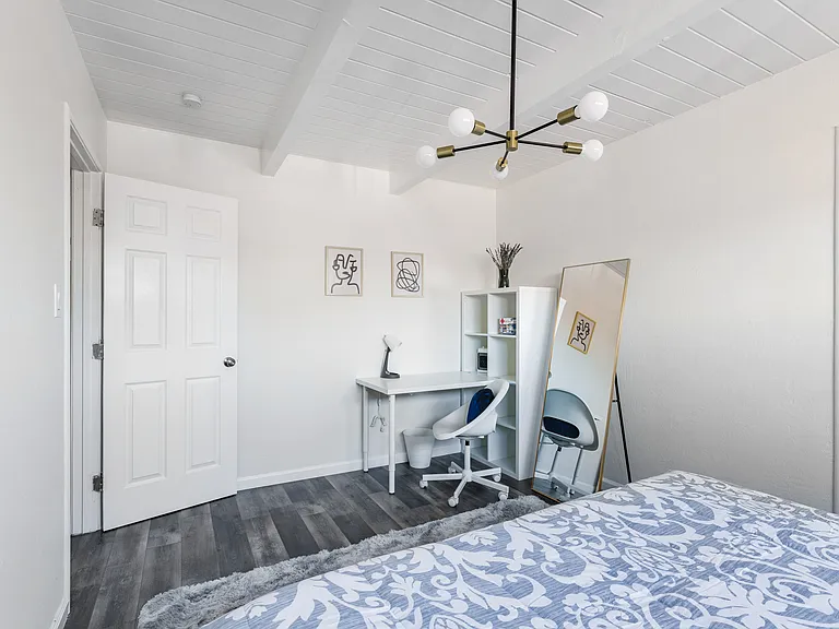 2312 Bonar St #B — Photo 28