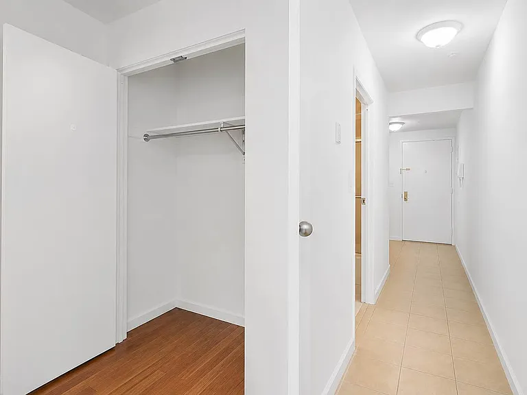 322 E 39th St #4C — Photo 5