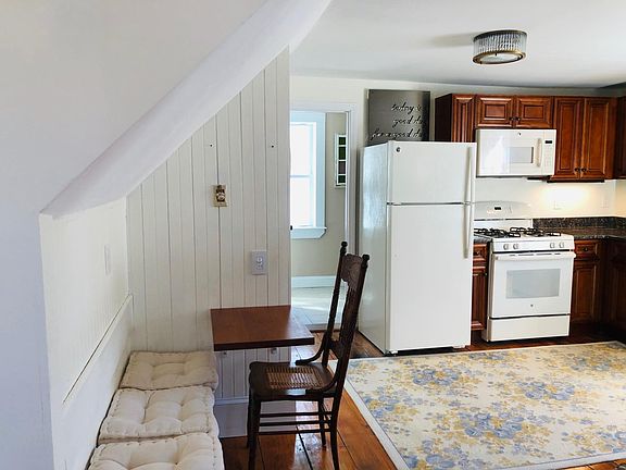 4th image of 8 Robinson St Floor 2