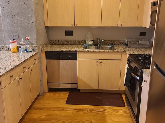 5th image of 235 W Van Buren St Unit 2522